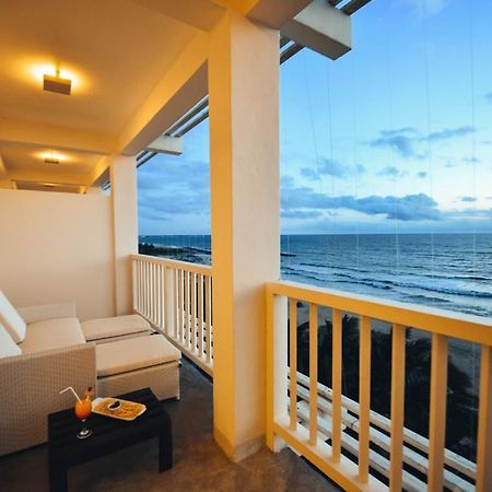 Beacon Beach Hotel Негомбо Екстериор снимка