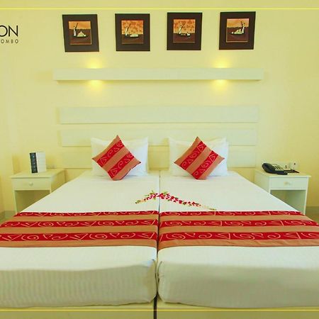 Beacon Beach Hotel Негомбо Екстериор снимка