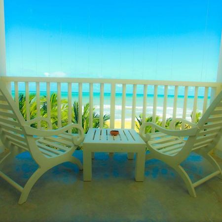 Beacon Beach Hotel Негомбо Екстериор снимка