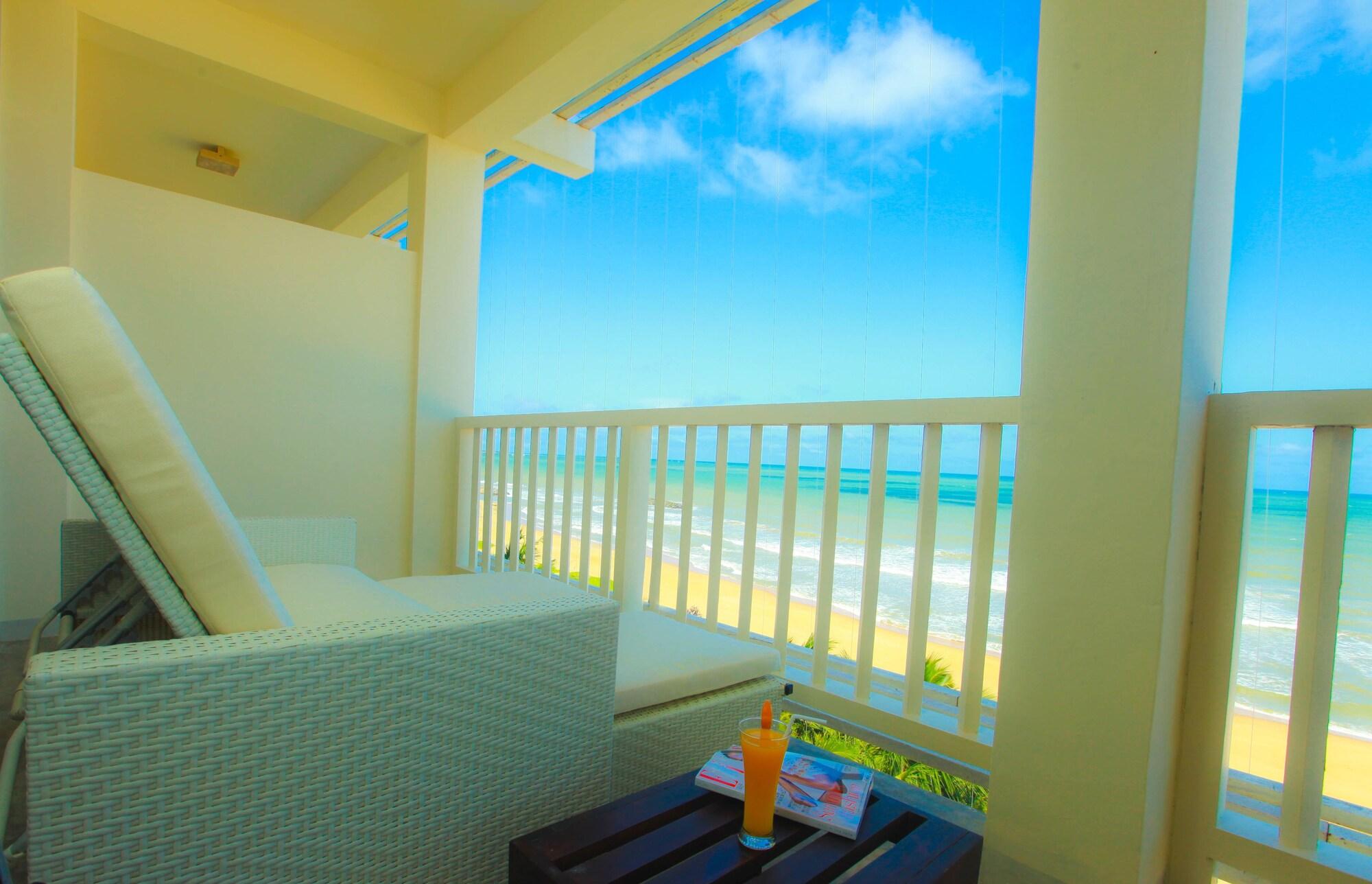 Beacon Beach Hotel Негомбо Екстериор снимка