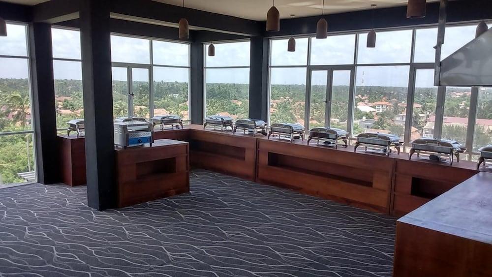 Beacon Beach Hotel Негомбо Екстериор снимка