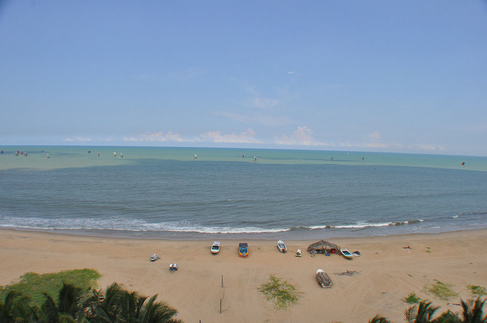 Beacon Beach Hotel Негомбо Екстериор снимка