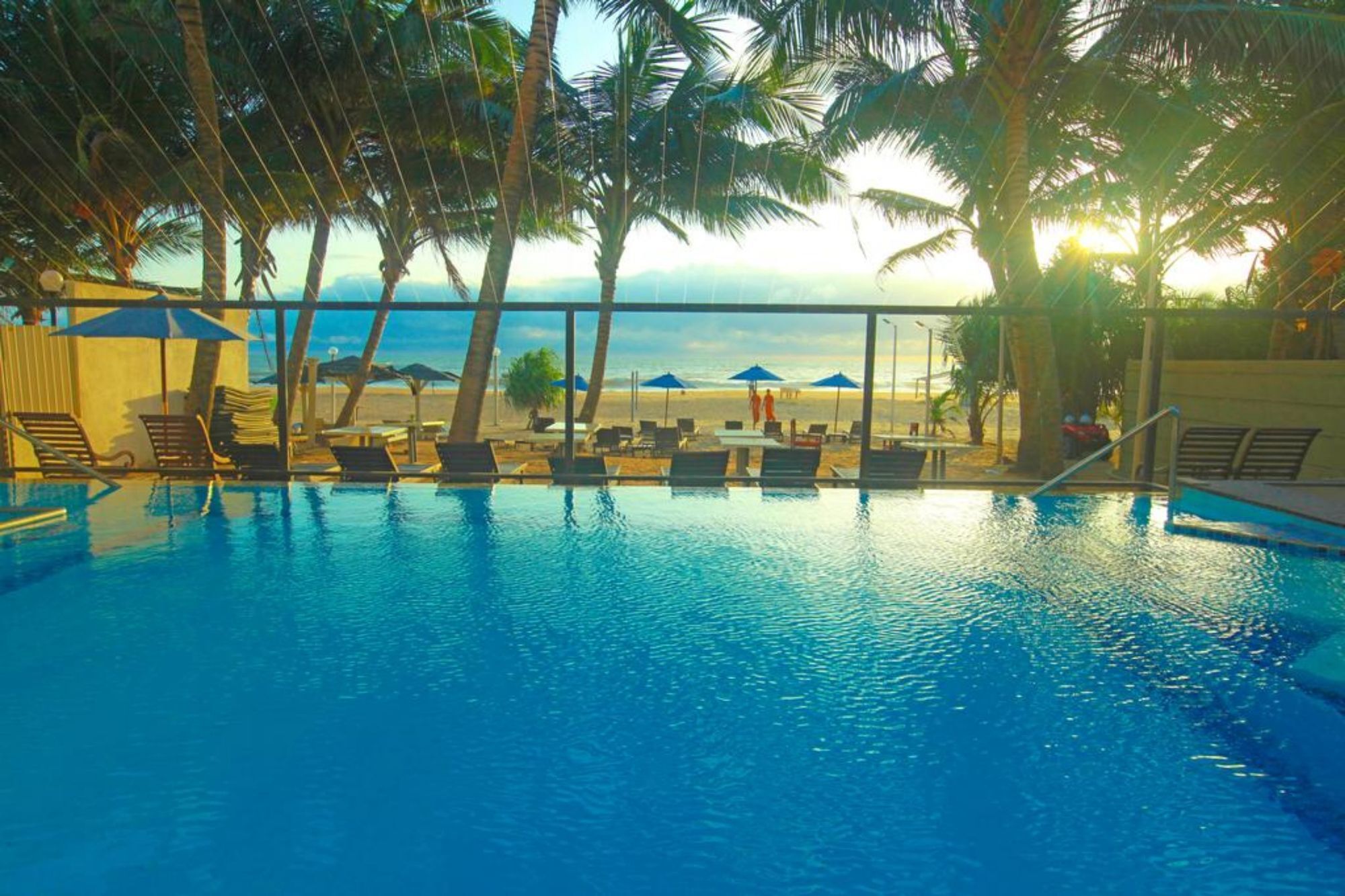 Beacon Beach Hotel Негомбо Екстериор снимка